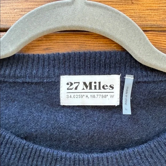 27 Miles navy 100% cashmere sweater with multicolored striped sleeves. Large - Picture 10 of 12
